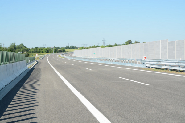 Ředitelství silnic a dálnic zprovozňuje novou okružní křižovatku na jižním okraji Benešova