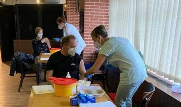 V Benešově očkoval mobilní očkovací tým bez předchozí registrace