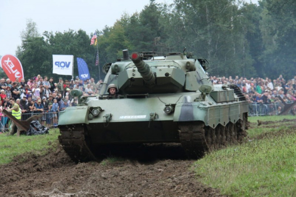 Leopard 2 z výzbroje AČR bude hlavním tahákem letošního Tankového dne v Lešanech
